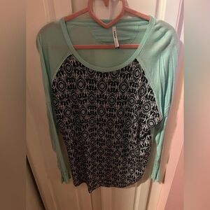 Tresics at BUCKLE light teal/Black Patterned Raglan Long-Sleeve